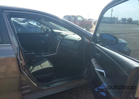 2015 Toyota Camry Le z USA, uszkodzony, nr VIN 4T4BF1FK7FR493328